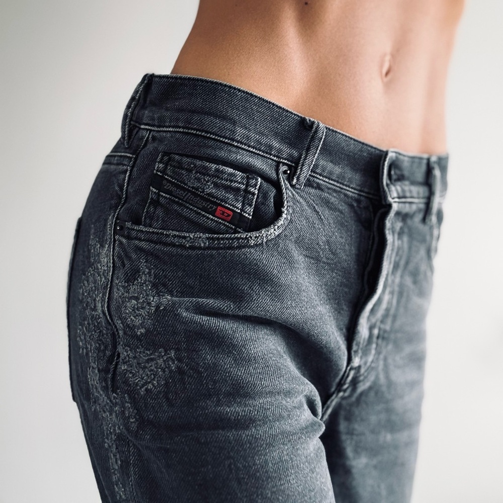 Diesel distressed ankle jeans